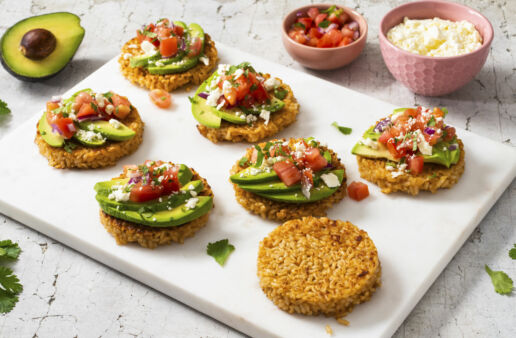 avocado-toast-whole-grain-rice-cakes-with-brown-rice-topped-with-pico-de-gallo-and-feta-cheese